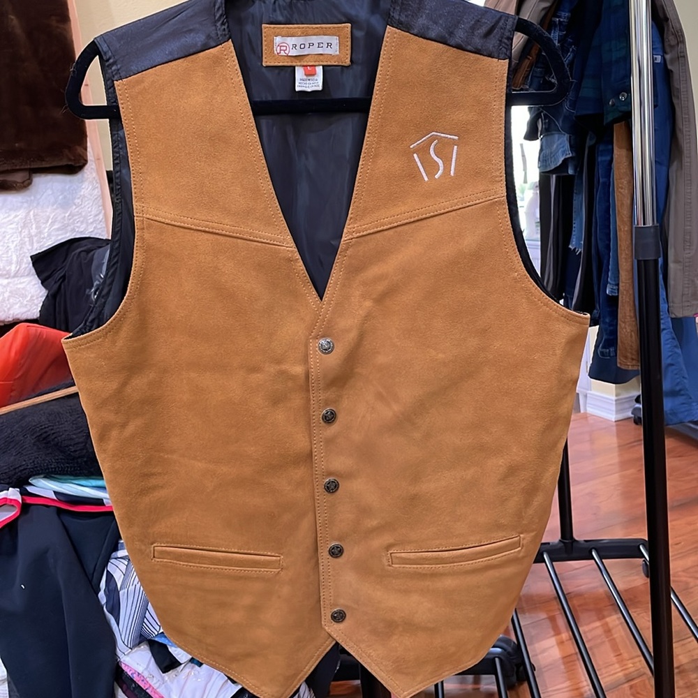 Roper Men’s Leather Vest Size Large 2Front Pockets Brown Snap Front Embroidered